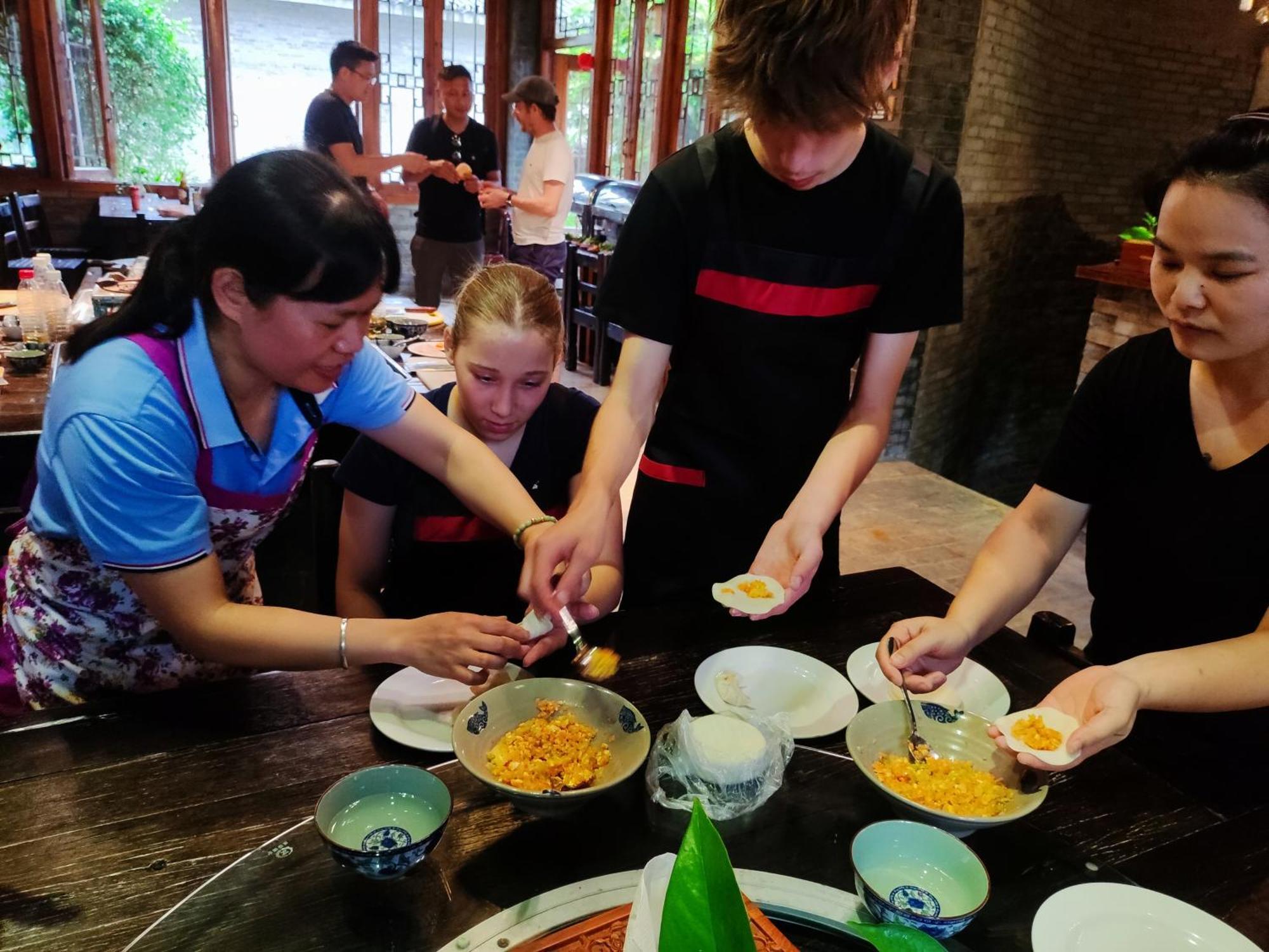 Yangshuo River Lodge Hotel-Free Pick Up From Yangshuo Area Over Three Nights Экстерьер фото